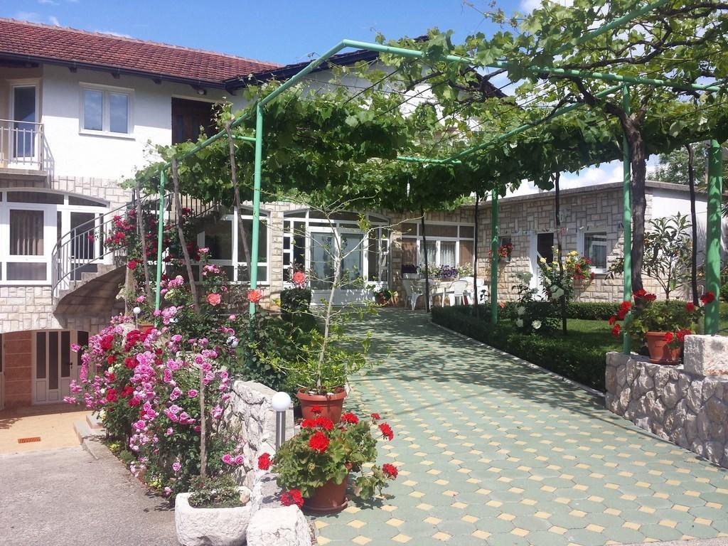 Hotel Pansion Pero Elez Međugorje Exterior foto